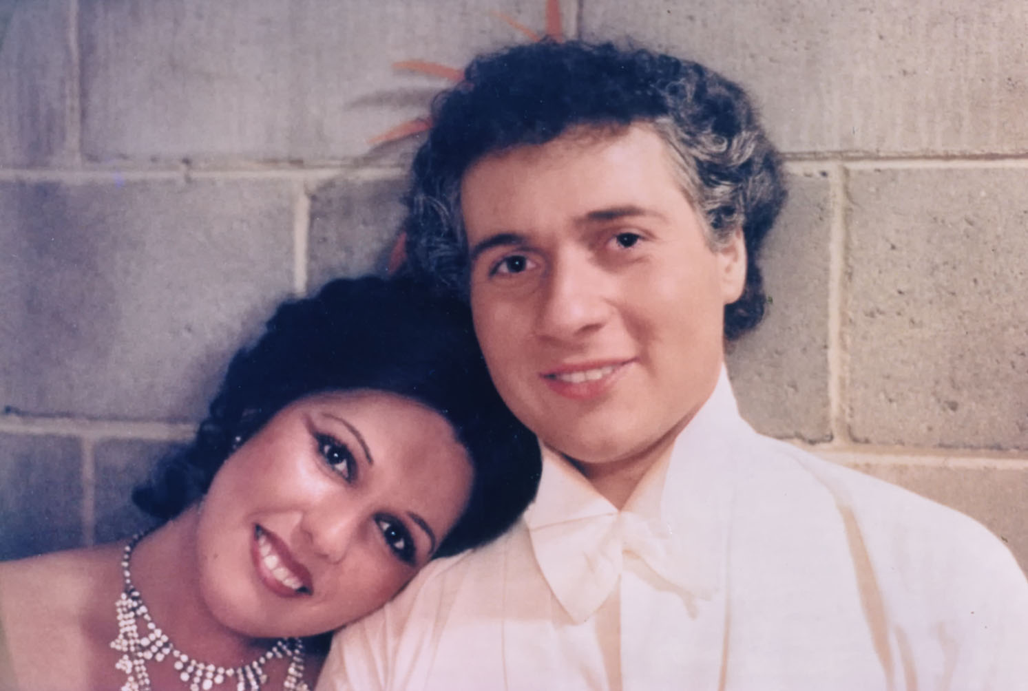 Debut as Dr. Falke in Fledermaus November 5, 1982